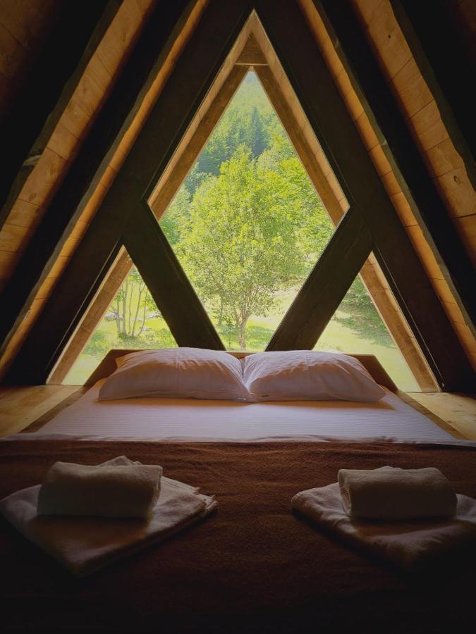 Woodland Brezna Chalet